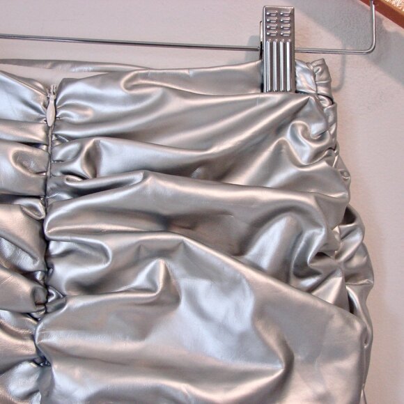 Fashion Nova Silver Mini Skirt Don't Cross Me Faux Leather Club Party NEW NWT XS - Picture 9 of 11